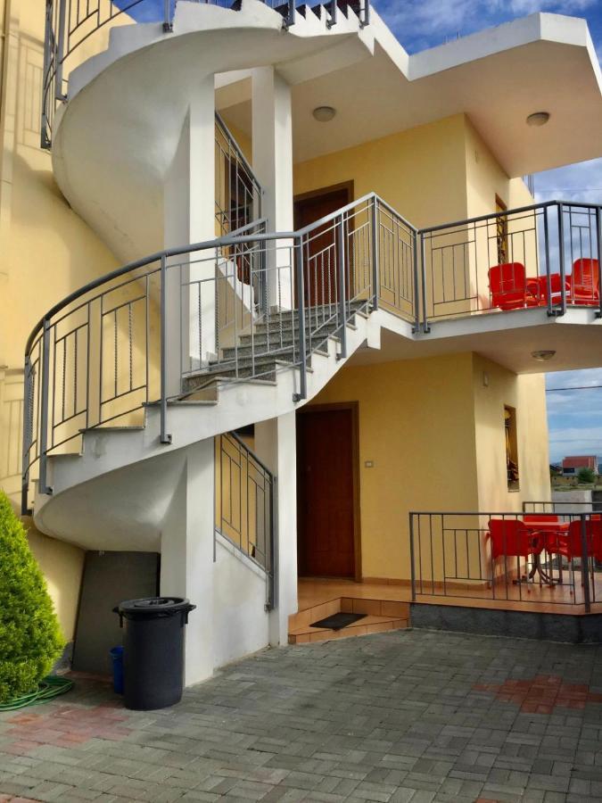 Shyqi Apartments Velipoje Exterior photo